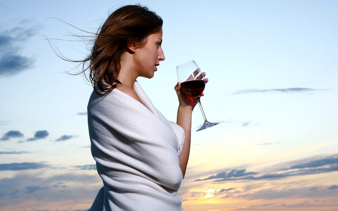 Guía para principiantes: cómo catar un vino y entender sus matices